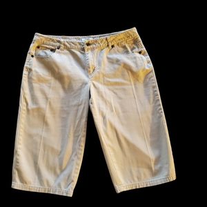 CATO Women's Cropped Tan Capris - 12 REG